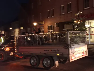 Foto des Albums: 1.Lichterfahrt durch Neukalen am 20.12.2025