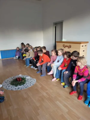 Foto des Albums: Vorlesen der Klasse 2 - Kita Altkirchen