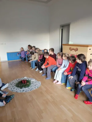 Foto des Albums: Vorlesen der Klasse 2 - Kita Altkirchen