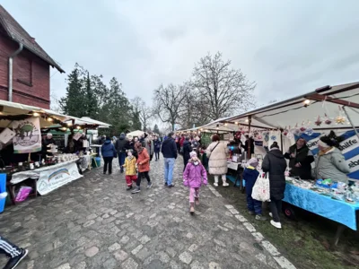 Foto des Albums: 25. Angerweihnacht – Ein Fest für die ganze Familie