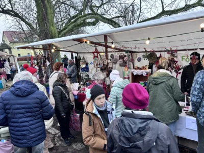 Foto des Albums: 25. Angerweihnacht – Ein Fest für die ganze Familie