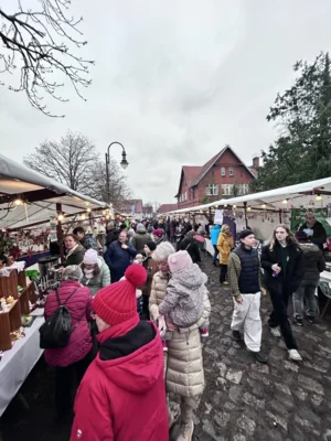Foto des Albums: 25. Angerweihnacht – Ein Fest für die ganze Familie