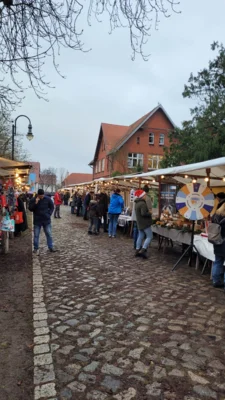 Foto des Albums: 25. Angerweihnacht – Ein Fest für die ganze Familie