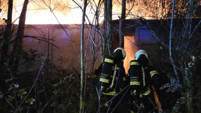 Foto des Albums: 24.12.2025 - B3 Feuer/Rauch Gaststätte - Asperg