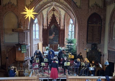 Adventskonzert Sukow 1  (Bild vergr&ouml;&szlig;ern)