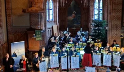 Adventskonzert Sukow 3  (Bild vergr&ouml;&szlig;ern)