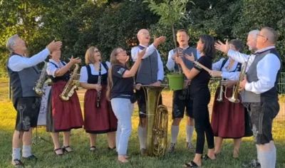 Apfelbaum-Challenge 4  (Bild vergr&ouml;&szlig;ern)