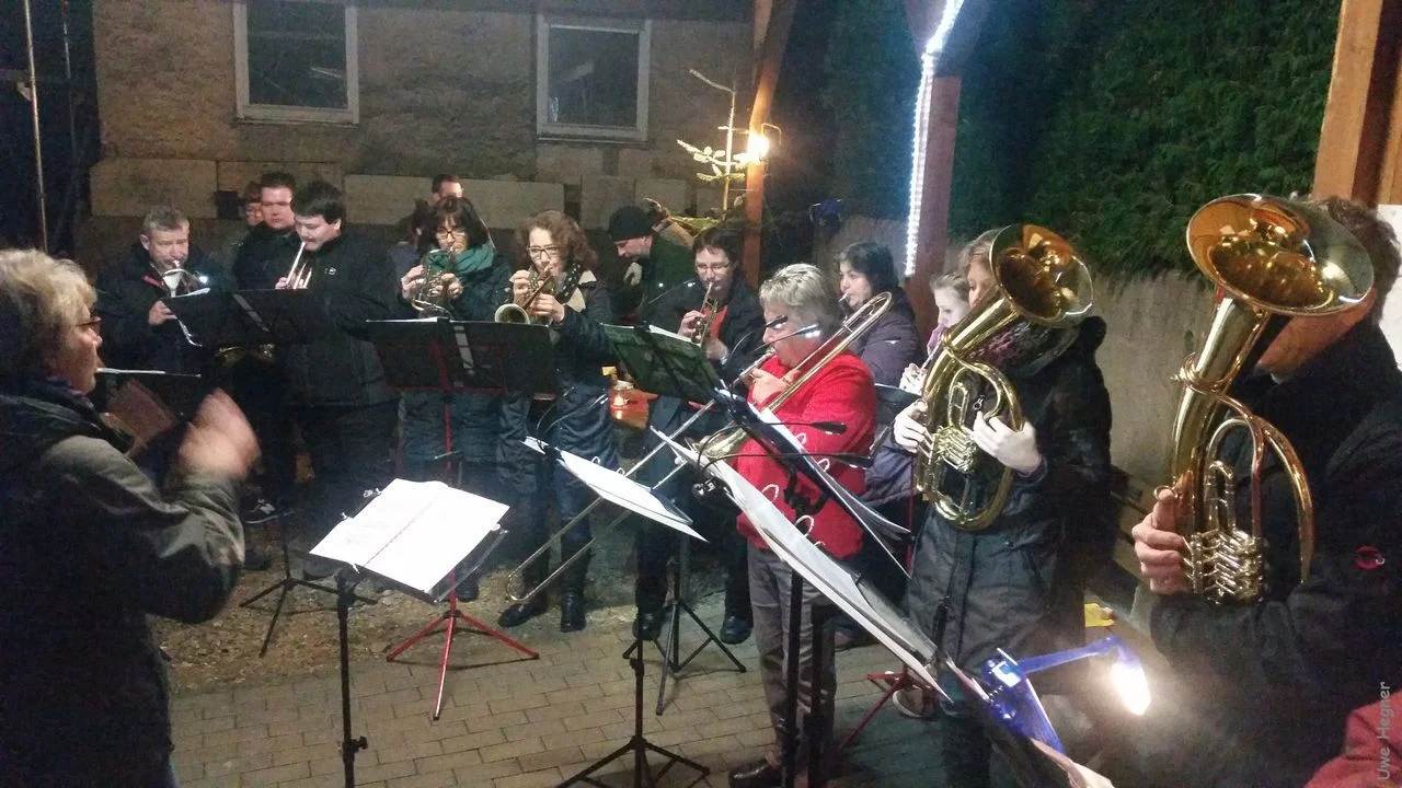 Bild: 2015 Posaunenchor umrahmt den Abend