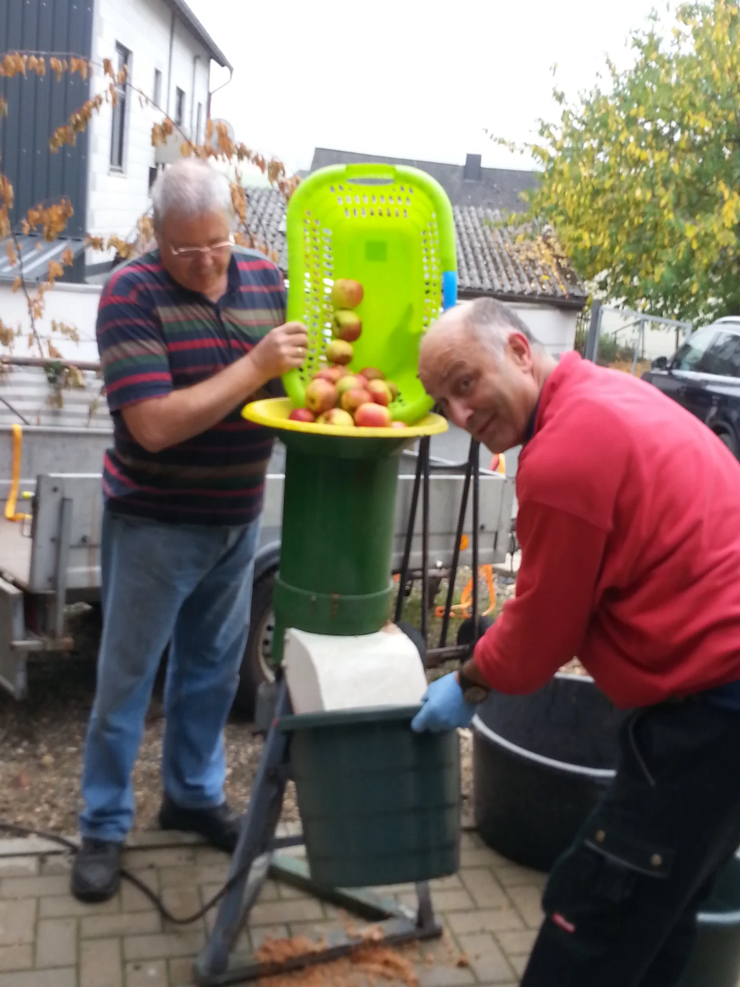 Bild: 2018 10 Kelteraktion an der Scheune 105430