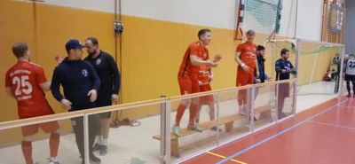 Durchgehend tolle anfeuernde Stimmung auch auf der Seenland Wechselbank w&auml;hrend der eigenen Spiele. 