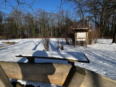 Festfl&auml;che im Schnee  (Bild vergr&ouml;&szlig;ern)