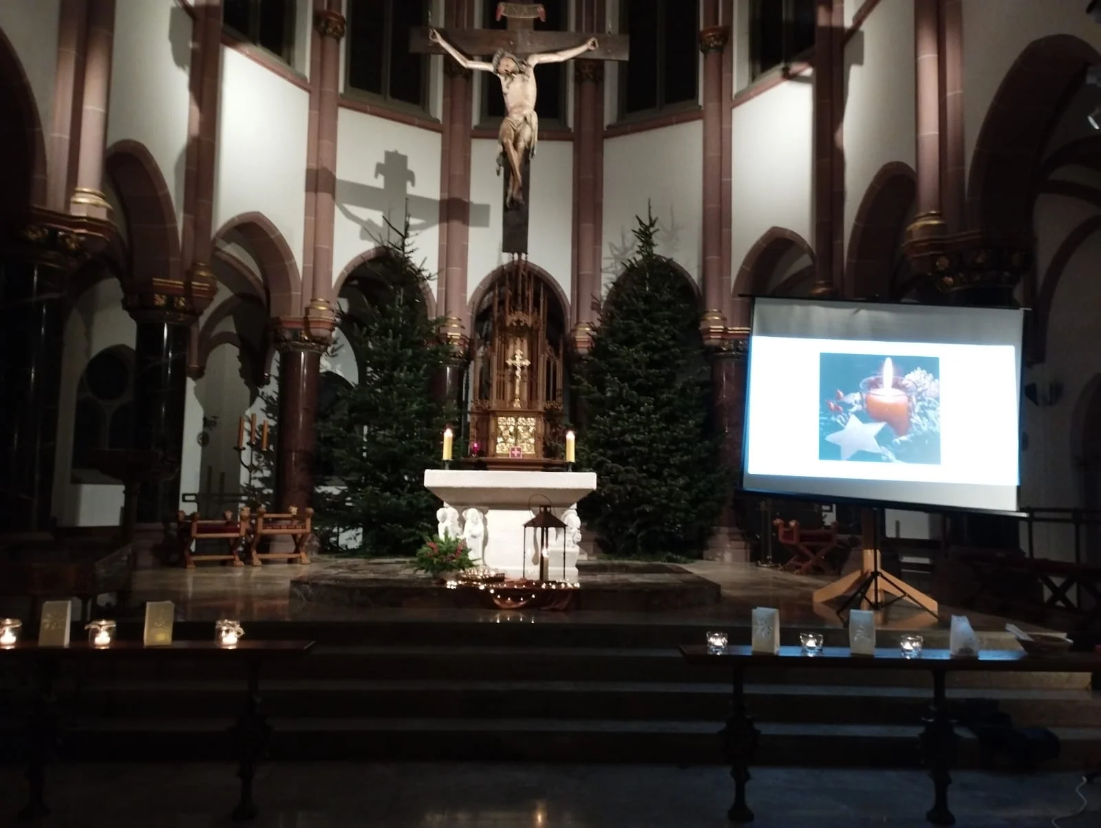 Bild: Kiliansdom Adventsgottesdienst I