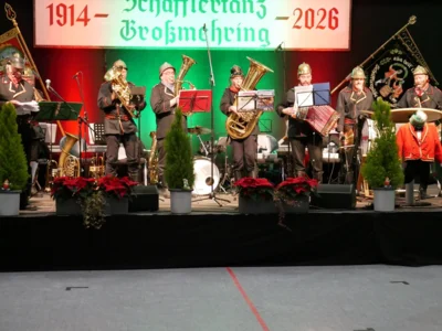Die Truppe beim Einsatz auf der B&uuml;hne 