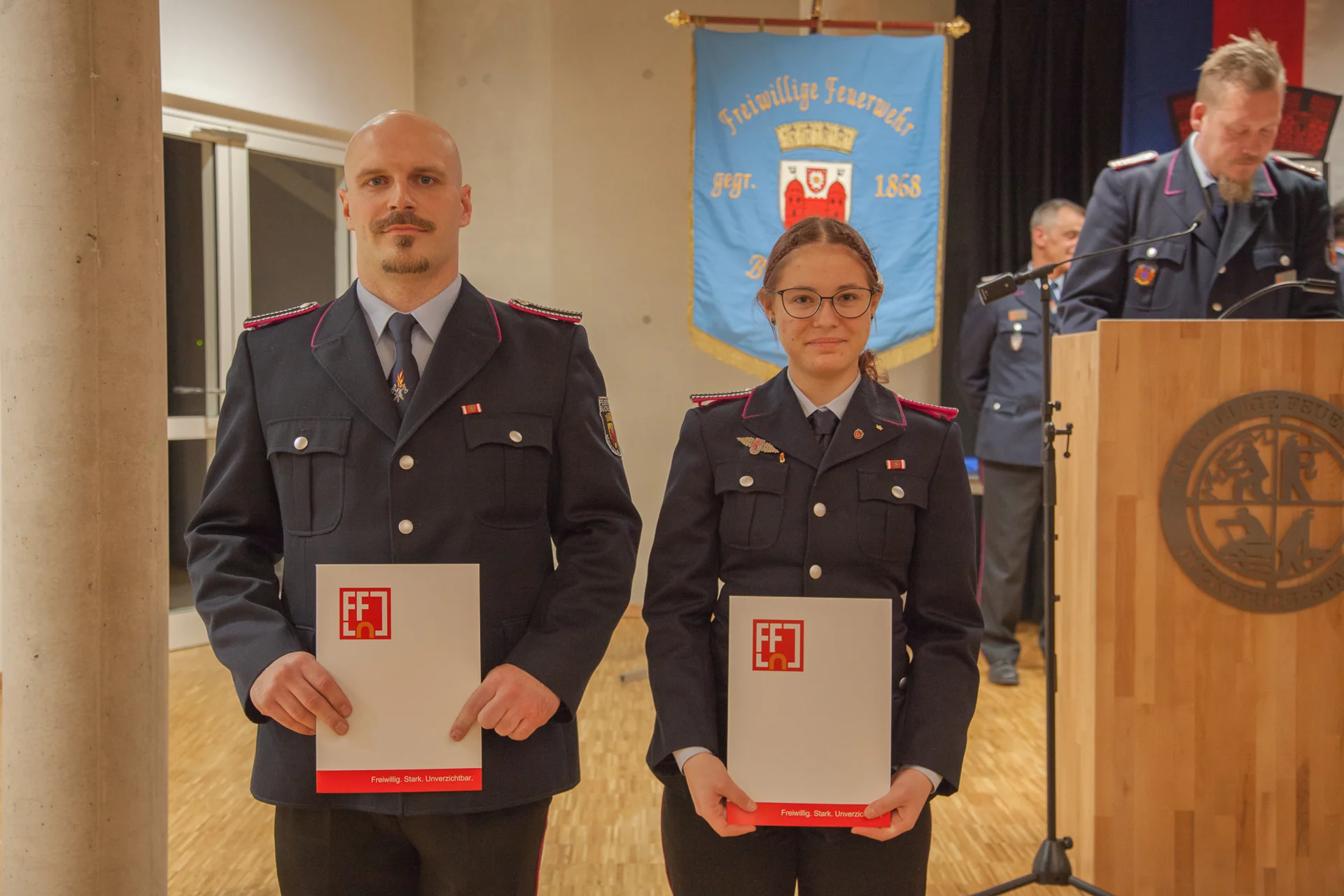 Bild: Beförderung zum / zur Oberfeuerwehrmann / Oberfeuerwehrfrau