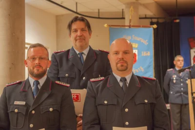 Vorschaubild: Beförderung zum Ober-, Hauptlöschmeister und Brandmeister