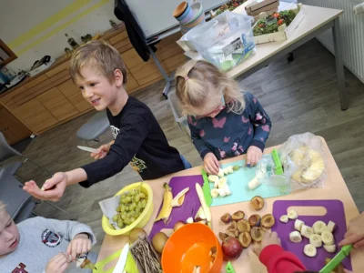 Vorbereitung f&uuml;r den Nachtisch.  (Bild vergr&ouml;&szlig;ern)
