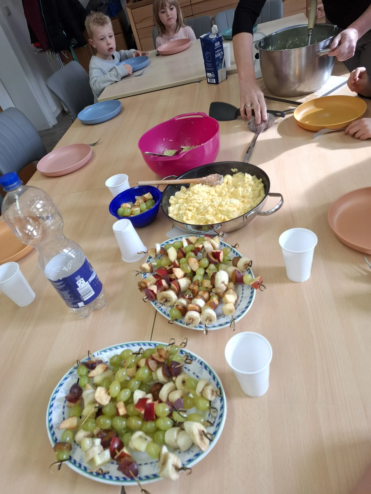 Bild: Und jetzt wird gegessen. Guten Appetit!