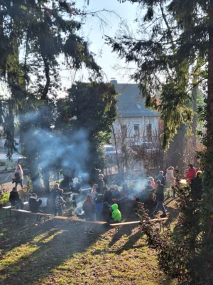 Foto des Albums: Lagerfeuer, Stockbrot und die Regeln