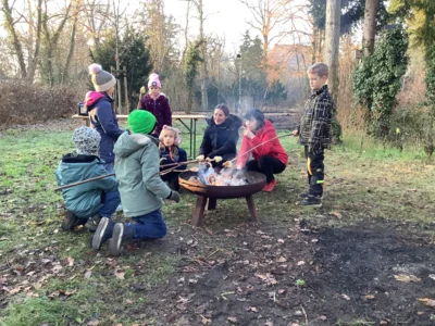 Foto des Albums: Lagerfeuer, Stockbrot und die Regeln