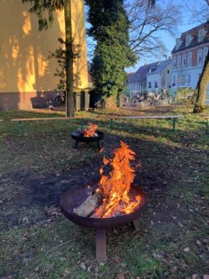 Foto des Albums: Lagerfeuer, Stockbrot und die Regeln