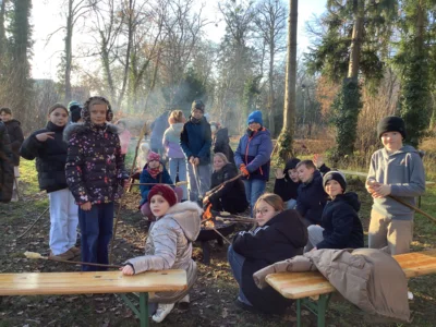 Foto des Albums: Lagerfeuer, Stockbrot und die Regeln