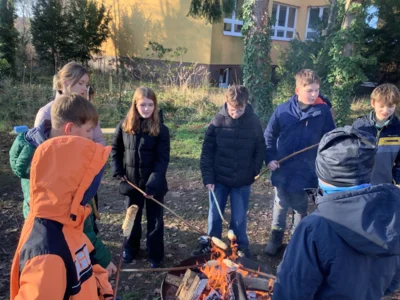 Foto des Albums: Lagerfeuer, Stockbrot und die Regeln