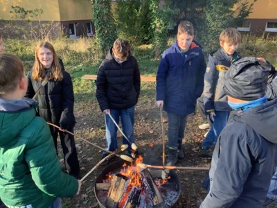Foto des Albums: Lagerfeuer, Stockbrot und die Regeln