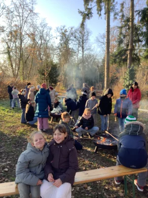 Foto des Albums: Lagerfeuer, Stockbrot und die Regeln