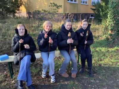 Foto des Albums: Lagerfeuer, Stockbrot und die Regeln