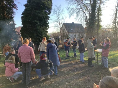 Foto des Albums: Lagerfeuer, Stockbrot und die Regeln