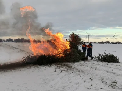 Foto des Albums: Weihnachtsbaumverbrennen der Jugendfeuerwehr