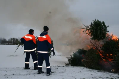 Foto des Albums: Weihnachtsbaumverbrennen der Jugendfeuerwehr
