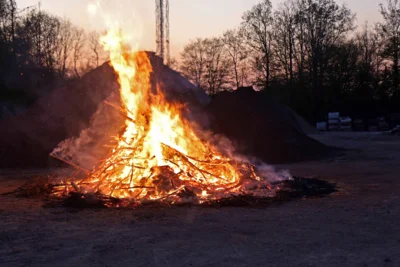 Foto des Albums: Osterfeuer des Heimatvereins Rinkerode am Ostersonntag, den 21.04.2019