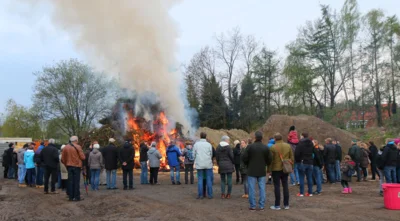 Foto des Albums: Osterfeuer des Heimatvereins Rinkerode am Ostersonntag, dem 16.04.2017