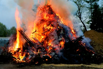 Foto des Albums: Osterfeuer des Heimatvereins Rinkerode am Ostersonntag, dem 16.04.2017