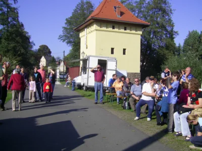 Festzeit am Bahnhof Niedersch&ouml;na  (Bild vergr&ouml;&szlig;ern)