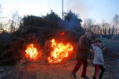 Foto des Albums: Einige Impressionen vom Osterfeuer 2016