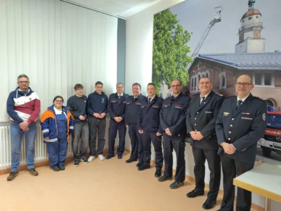 Neueintritte (v.l.): Ronald Zieger, Natalia Pichler, Eliano Geraci, Jason Nicosia, Mike L&ouml;penhaus, Mathias Michaelis, Krzysztof Grygoreus, Frank Winkler, J&uuml;rgen Vogt, Axel Hei&szlig;wolf  (Bild vergr&ouml;&szlig;ern)