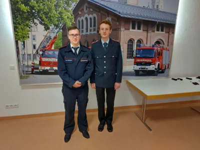 Verabschiedungen (v.l.): Dominik Liersch, Clemens Bluschke  (Bild vergr&ouml;&szlig;ern)