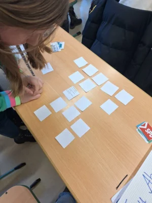Foto des Albums: Besonderer Besuch vom Sally Bein Gymnasium Ein Tag voller Lernen und Spaß an der Grundschule Brück!
