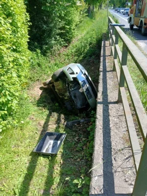 Foto des Albums: TH 1 / Auslaufende Betriebsstoffe nach VU
