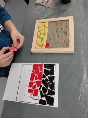 Sch&uuml;lerarbeit Mosaik  (Bild vergr&ouml;&szlig;ern)
