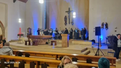 Musik in der Kirche Musikverein Sch&ouml;nberg-Neuhochstein  (Bild vergr&ouml;&szlig;ern)
