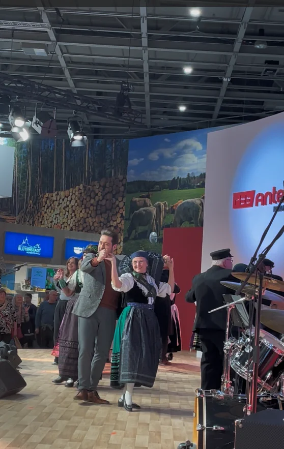 Bild: Fläming Freunde tanzen Annemarie Polka