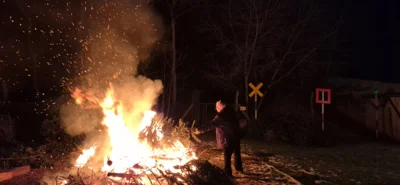 Foto des Albums: Weihnachtsbaum in Flammen