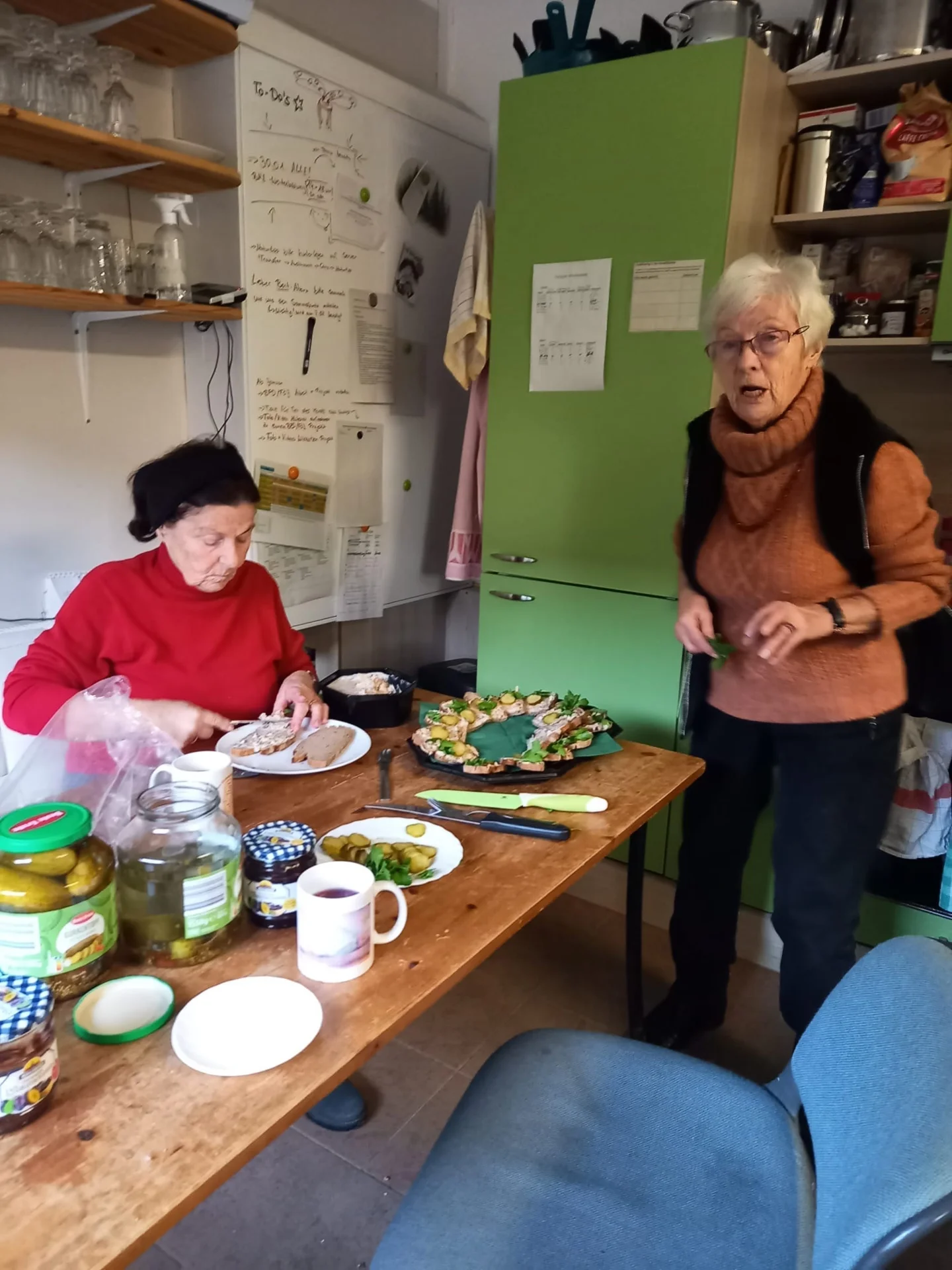 Bild: 8. Brigitte und Waltraut in Aktion