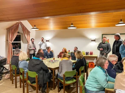 Gem&uuml;tlicher Ausklang im Gemeindehaus  (Bild vergr&ouml;&szlig;ern)