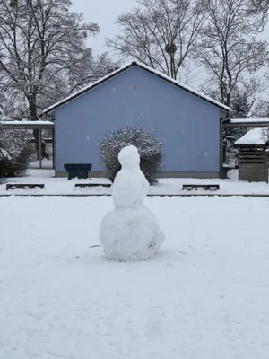 Foto des Albums: Schneegestalten