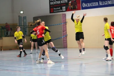 Foto des Albums: Nervenstärke als Schlüssel: Oschatz stoppt Dresdens Aufholjagd