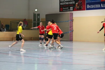 Foto des Albums: Nervenstärke als Schlüssel: Oschatz stoppt Dresdens Aufholjagd